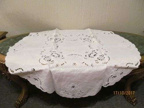 EMBROIDERED LINEN !! Vintage Linen Cut Hand Embroidered Circular Tablecloth - Mosaic Pattern