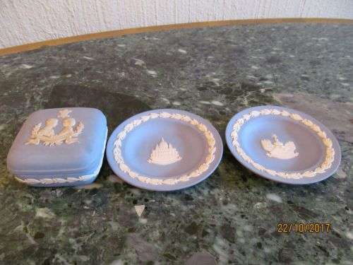 WEDGWOOD !! Lot of Three Collectable Wedgwood Jasperware Blue Items - Trinket Box + 2 Dishes