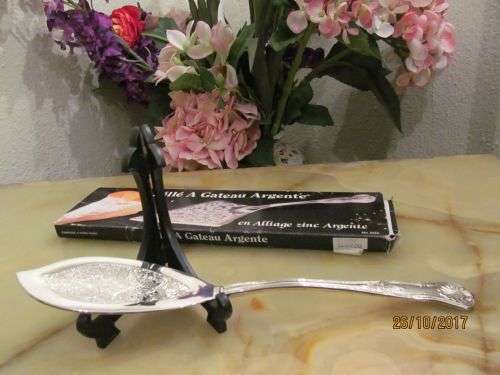 KINGS PATTERN !! Large Vintage Silver Plated Fish Server - Etched Blade & Kings Pattern Handle