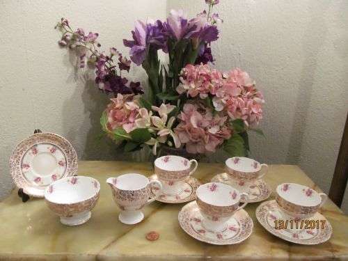ROYAL DISPLAY !! Vintage 1930 to 1949 Royal Standard Bone China Part Tea Set - 11 Items