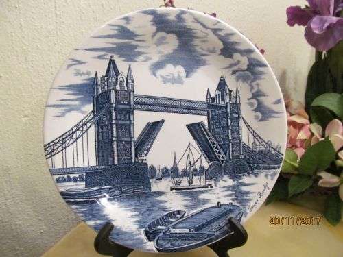 JOHNSON BROS !! Vintage Collectable Johnson Bros Porcelain "Tower Bridge" Decorative Plate