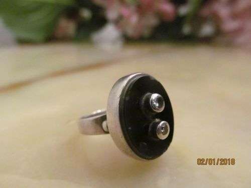 ONYX & SILVER !! Gorgeous Ladies Sterling Silver Fashion Ring - Black Onyx with Cubic Inserts