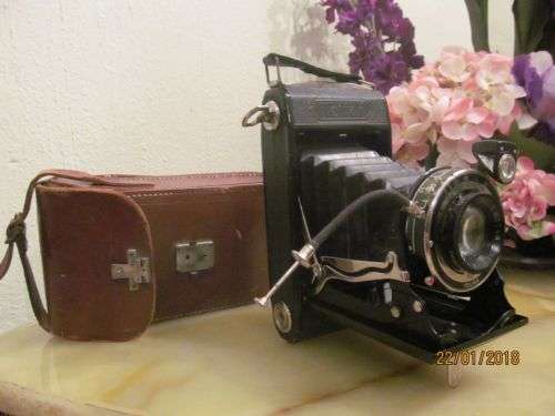 ZEISS IKON !! Vintage 1936 Zeiss Ikon Nettar 515/2 Folding Camera with Genuine Leather Case
