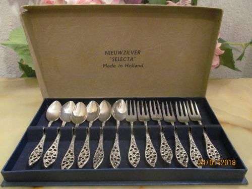 NIEUWZILVER !! Complete Set of Vintage Cake Spoons & Forks in Presentation Box - Parisienne Lace