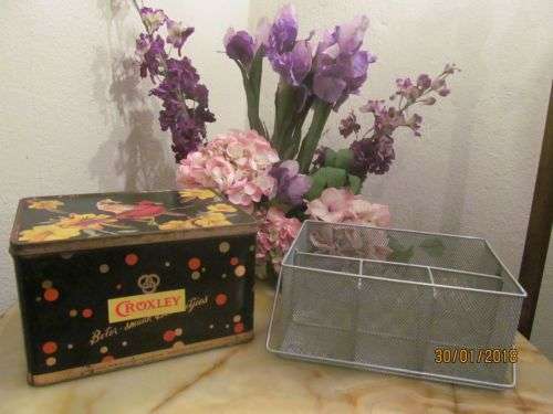 KITCHEN NEEDS !! Vintage Lot of 3-Rings Premier Biscuit Tin & Mesh Utensil Caddy/Condiment Organizer