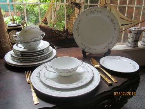 CONCETTA 1963 !! Vintage Noritake Fine Porcelain Concetta 6414 Pattern Dinner Set - 16 Items