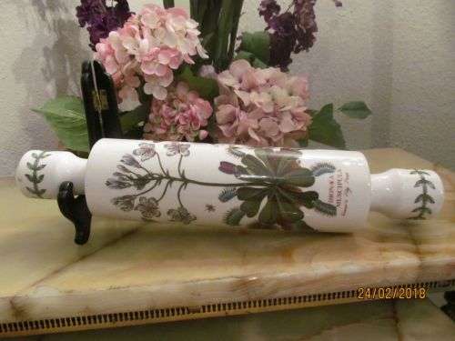 REGINA STOKE !! Vintage Porcelain Rolling Pin - Decorated with Dionaea Muscipula (Venus Fly Trap)