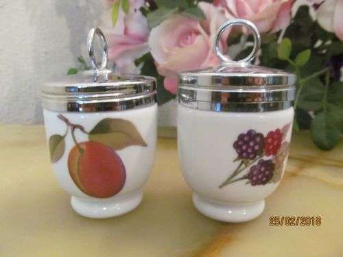 ROYAL WORCESTER !! Pair Of Immaculate Vintage Fine Porcelain Egg Coddler Cups - Metal Lids