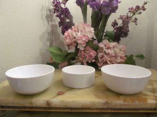WINTERS TALE !! Lot of Three Contemporary Crisp White Bowls - 2 Soup, 1 Dessert
