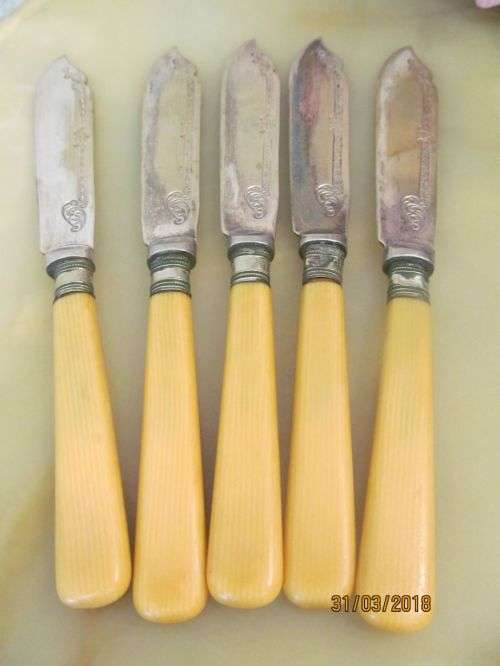 TABLE TREASURES !! Antique Part Set/Lot of Five Genuine Bone Handle Silver Plated Table Knives