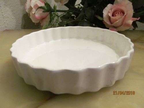 CREME BRULEE !! Contemporary Oven Safe Japanese China Souffle / Pie Dish - Fluted