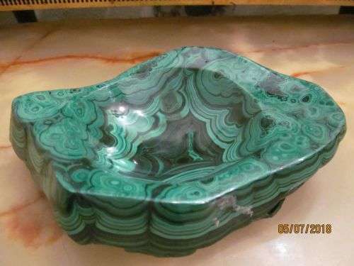 MALACHITE !! Vintage Polished Green Malachite Ornamental Trinket Dish With Remarkable Streaks