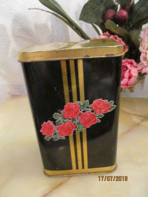 ROSES ARE RED !! Collectable Black & Gold Vintage Tin Decorated with Roses - Hinged Lid