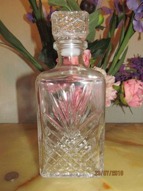 ITALIAN DIAMOND !! Vintage 1970's Italian Covetro Design Glass Whiskey Decanter - Pineapple/Diamonds