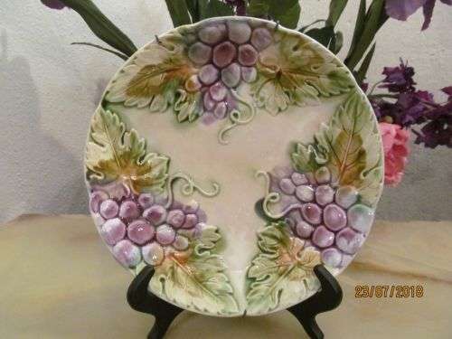 MAJOLICA !! Antique Decorative French Majolica Ceramic Cabinet/Wall Plate - Grapes