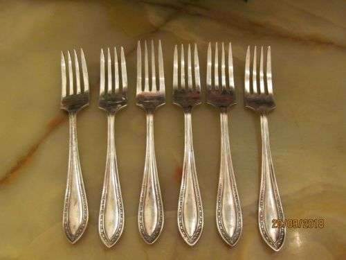 FEATHERS EDGE !! Vintage Lot/Set of Six Silver Plated Yeoman Cake/Pastry Forks