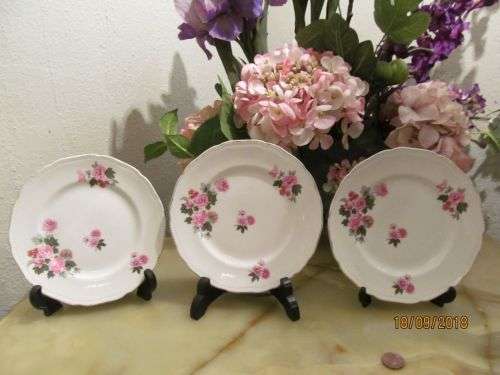 ROYAL SWAN !! Vintage Lot/Set of Three Royal Swan Fine Porcelain Tea Plates - Warranted 22kt