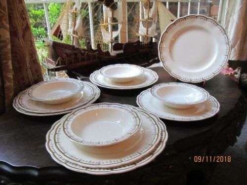 GRINDLEY !! Vintage 1954 Lot/Set of Ceramic Grindley Cream Petal Dinnerware - Rare Portman Pattern