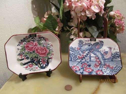 IMPERIAL IMARI !! Vintage Lot of Two Decorative Fine Porcelain Japanese Imperial Imari Dishes