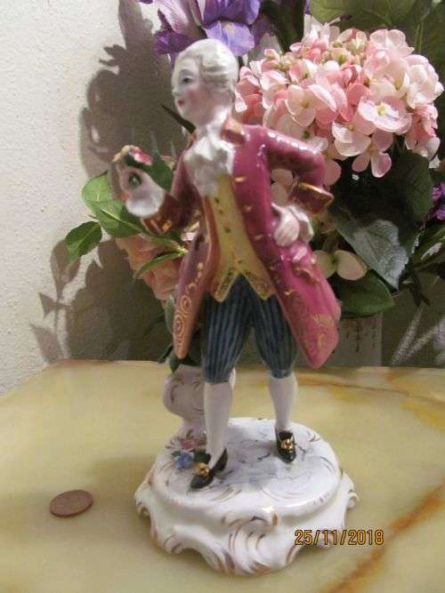 T SEBELIN !! Vintage Italian Porcelain Figurine - Teodoro Sebelin - Rare Blue Bow & Arrow Mark