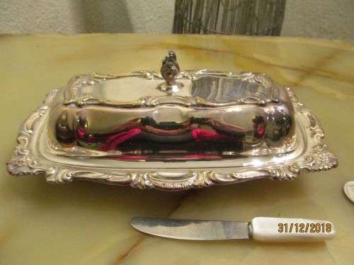 PLUMES !! Vintage Silver Plated Lidded Butter / Caviar Dish with Repousse Craft Rococo Motif