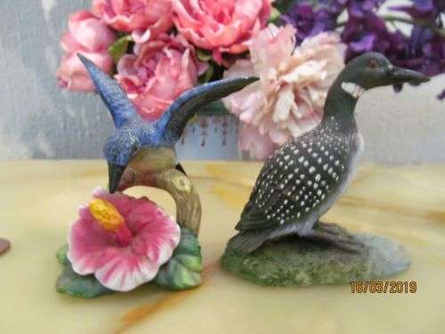 RUSS BERRIE !! Vintage Lot of Two Collectable Russ Berrie Resin Bird Figurines - Bluebird & Spotted