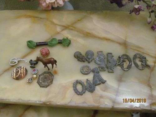 ALL SORTS ALL !! Vintage Lot of 18 Decorative Cast Metal Finials etc etc