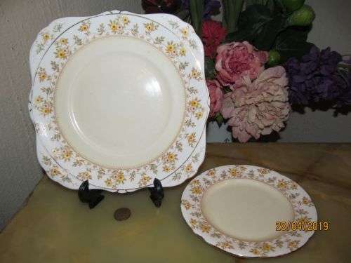 ROYAL GRAFTON !! Vintage 1935+ Lot/Set of Royal Grafton China Cake & Tea Plate - Halcyon Pattern