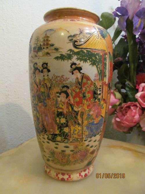 ROSE CANTON !! Vintage Porcelain Table Top Baluster Vase - Chinese Enameled Porcelain