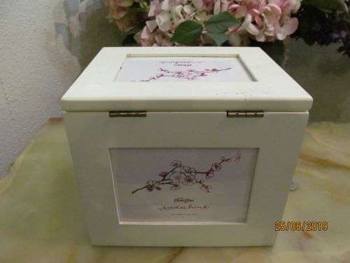 BOX OF MEMORIES !! Contemporary Wood Interstitial Photo Album Box with Hinged Lid - 125 Photo Slots