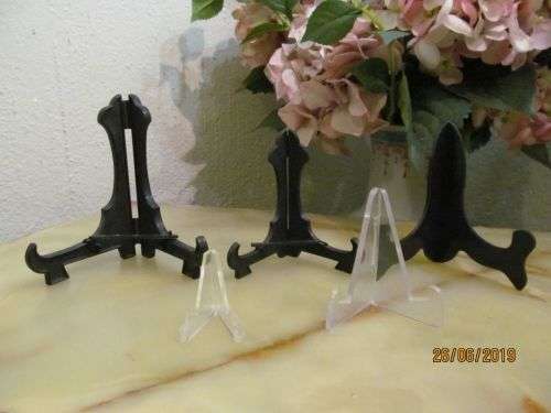 STANDS !! Collectable Contemporary Lot of 3 Black Bakelite Pic/Plate Stands & 2 Perspex
