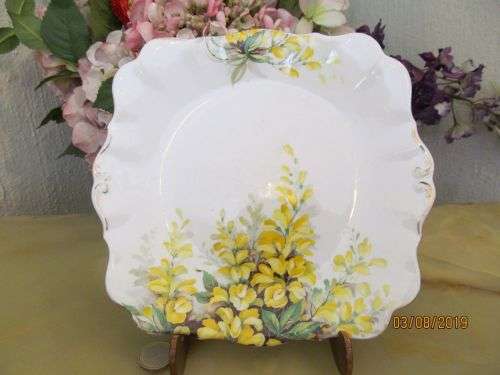ROYAL STANDARD !! Vintage 1930-49 Royal Standard Bone China Pastry/Cake Plate - Laburnum