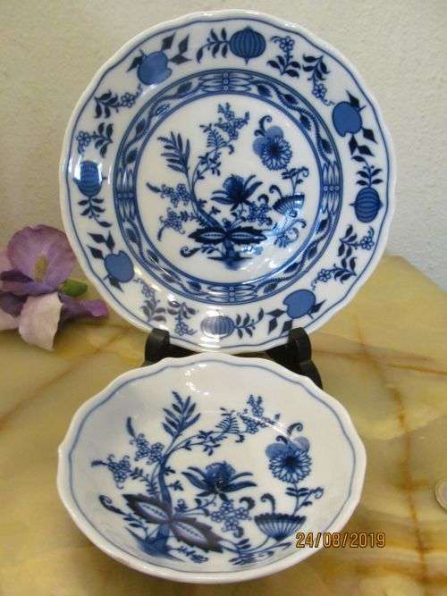 KIRCHENLAMITZ !! Rare Antique Lot/Set of Fine Porcelain Blue Onion Saucer & Tea Plate