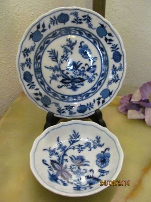 KIRCHENLAMITZ !! Rare Antique Lot/Set of Fine Porcelain Blue Onion Saucer & Tea Plate