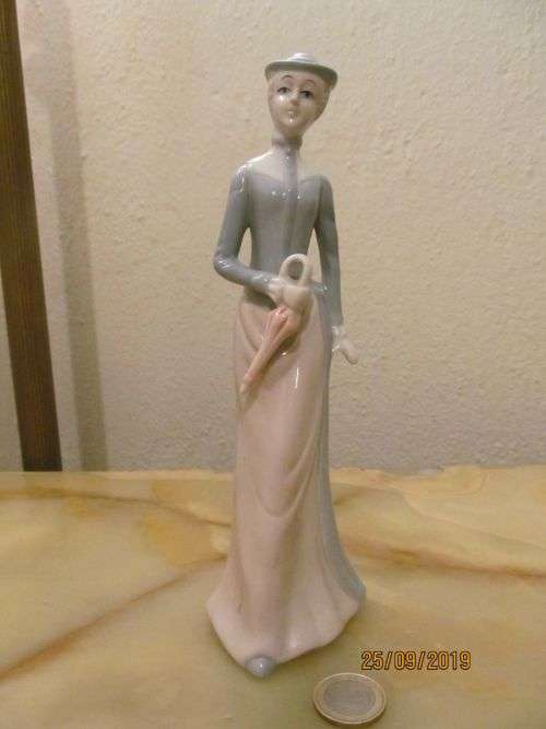 THE STROLL !! Vintage Fine Porcelain Figurine of Lady with Umbrella in the Lladro Style
