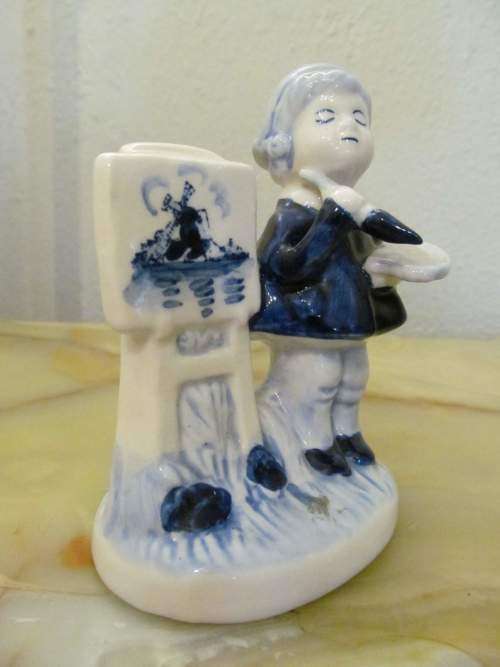 DELFT !! Vintage Delftware Blue Hand Painted Fine Porcelain Figurine of Girl Artist