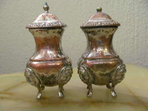GRAND VICTORIAN 2 !! Vintage Lot/Set of Victorian Silver Plated Salt & Pepper Lions Head Shakers