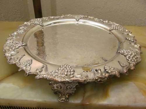 FRUIT OF THE VINE !! Vintage Ornate Footed Silver Plated Display/Presentation Tray - Embossed Grapes