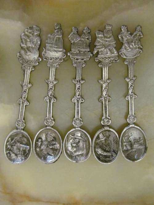 DUTCH ORNATE !! Vintage Lot of 5 Different Ornate Dutch Pewter Collectable Spoons