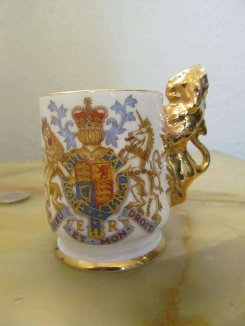 ARTHUR BOWKER !! Rare Vintage 1953 Fine Bone China Staffordshire Queen Elizabeth II Cup