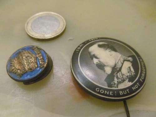 EDWARD VII !! Rare Antique Lot of Edward VII Lapel Pin & Enamelled Brass Salstaff Button