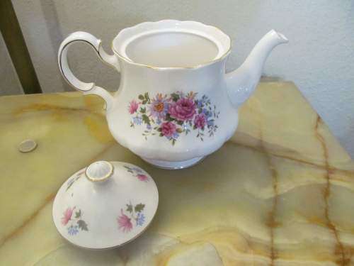 QUEEN ANNE !! Large Vintage Queen Anne Bone China Teapot - Serenade Pattern 8597