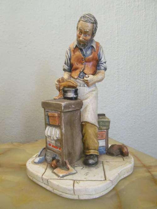 NATURECRAFT !! Vintage 1975 Collectable Bisque Porcelain Naturecraft "Tom Cobbler" Figurine