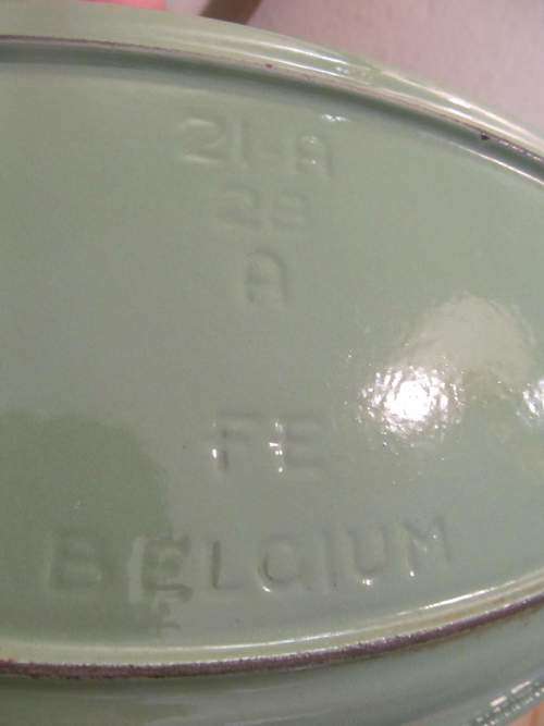 FE BELGIUM !! Vintage 1940's FE Belgium Enameled Cast Iron Casserole Dish - Perfect Condition
