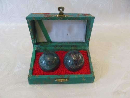 CLOISONNE !! Vintage Pair of Chinese Cloisonne Baoding Musical Balls in Original Case