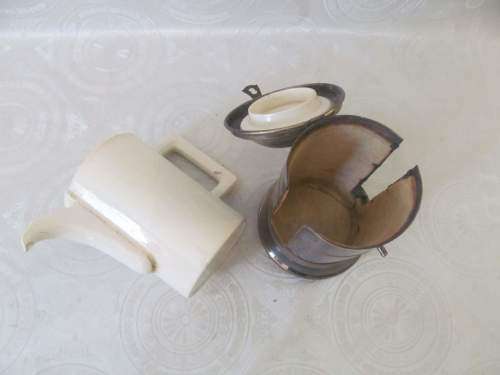 EVERHOT !! Vintage 1940's Thermal Ceramic Tea/Coffee Pot with Silver Plated Cover