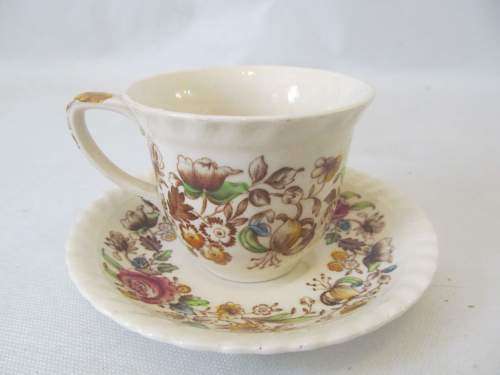 JOHNSON BROS !! Vintage 1935-1950 Johnson Bros Windsor Ware Porcelain Lot/Part Set - Garden Bouquet