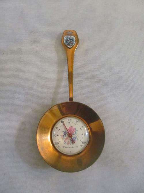 ORNAMENTS !! Vintage Lot of Fibre Optic Light, Copper Barometer, Pen Stand & Onyx Ashtray