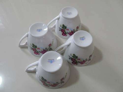 ROSES !! Vintage Lot of 4 Identical Fine Porcelain Teacups - Rose Patterning
