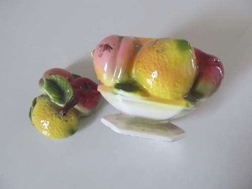 FRUITS !! Vintage Fruits Design Ceramic Sauce Pot / Sugar Bowl